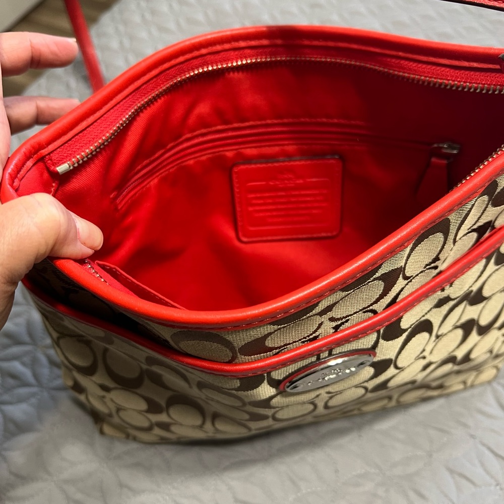 Coach cross body purse in excellent condition.